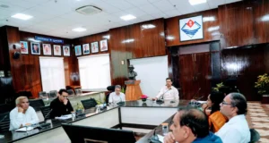 विकास परियोजनाओं की बाधाओं को दूर करने के लिए विभागीय समन्वय एवं समयबद्ध कार्यवाही पर जोर- सचिव लोनिवि