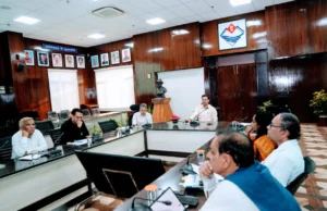 विकास परियोजनाओं की बाधाओं को दूर करने के लिए विभागीय समन्वय एवं समयबद्ध कार्यवाही पर जोर- सचिव लोनिवि