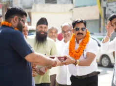 रेलवे रोड पर 6.68 लाख रुपये की लागत से नाला निर्माण कार्य का महापौर श्री शम्भू पासवान जी ने किया शुभारंभ