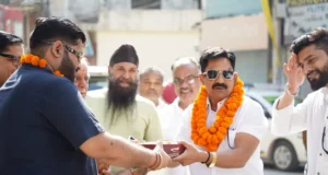 रेलवे रोड पर 6.68 लाख रुपये की लागत से नाला निर्माण कार्य का महापौर श्री शम्भू पासवान जी ने किया शुभारंभ