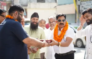 रेलवे रोड पर 6.68 लाख रुपये की लागत से नाला निर्माण कार्य का महापौर श्री शम्भू पासवान जी ने किया शुभारंभ