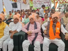 देहरादून में भाजपा नेताओं ने सुनी PM मोदी की मन की बात, महेंद्र भट्ट ने कार्यकर्ताओं से किया संवाद