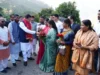 विधानसभा सत्र के लिए गैरसैंण पहुंचे CM धामी, गौचर और कर्णप्रयाग में पुष्पवर्षा कर हुआ भव्य स्वागत
