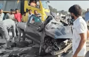 हल्द्वानी में भीषण सड़क हादसा: तेज रफ्तार कार पलटकर डिवाइडर से टकराई, दो नाबालिगों की मौत, दो घायल