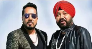 कुंजापुरी मेले में दलेर मेहंदी के साथ हुए विवाद पर भड़के मीका सिंह, भाई के समर्थन में आए सामने