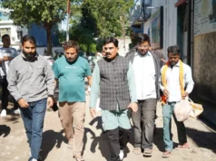 महापौर श्री शम्भू पासवान ने आवास विकास की गली नंबर-03 में 11 लाख रुपये की लागत से सड़क निर्माण कार्य का किया शुभारंभ