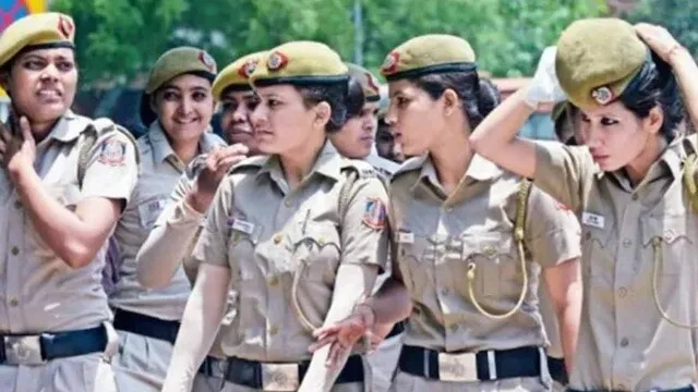 women_police_delhi_1775617627858_1775617627975